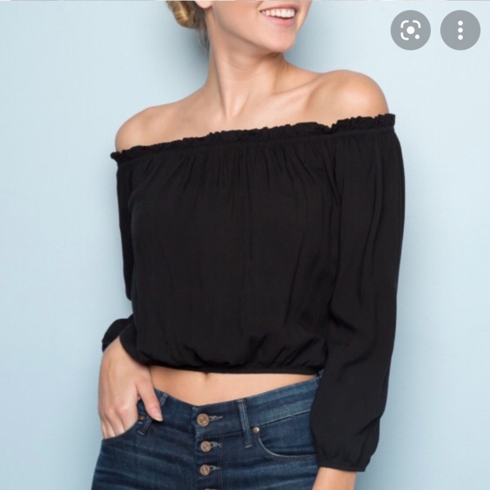 Brandy Melville off the shoulder top